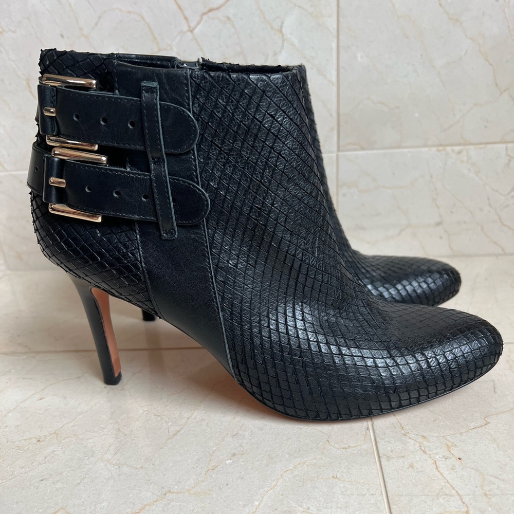 Ann Taylor Black Heeled Boots with Stiletto Heel and Textured Design